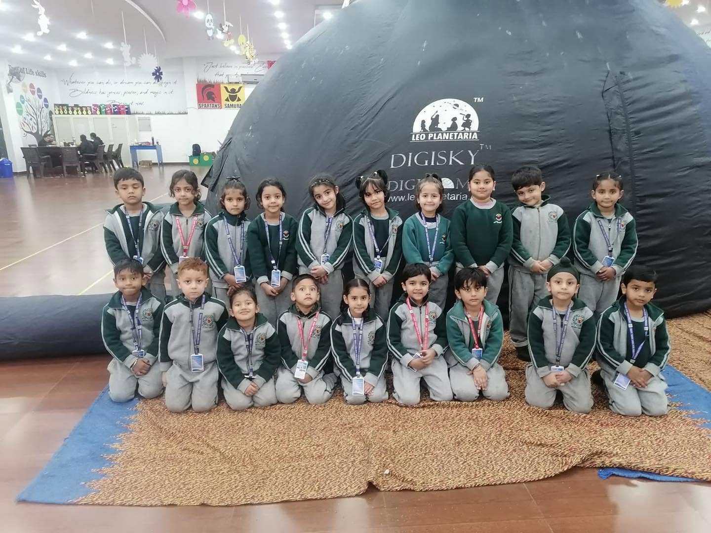 Planetarium Program 8">
                                </div>
                                <div class="portfolio-content">
                                    <div class="content-view">
                                        <a class="popup-image" href=